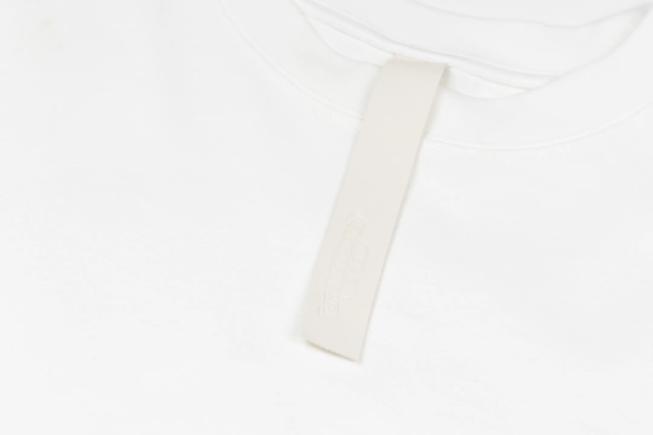 ：F CH 🖤New Arrival 💙💙 ～ ➕ g ～ ！！ ⭐ ！ 😻 Classic ！ CHClassic ！ Color: White Size:S M L XL